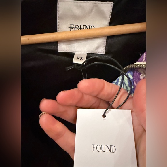 FOUND GARDENIA TAPESTRY PUFFER JACKET - Picture 4 of 7